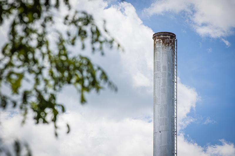 Conversion from centralized steam plant to decentralized hot water plant